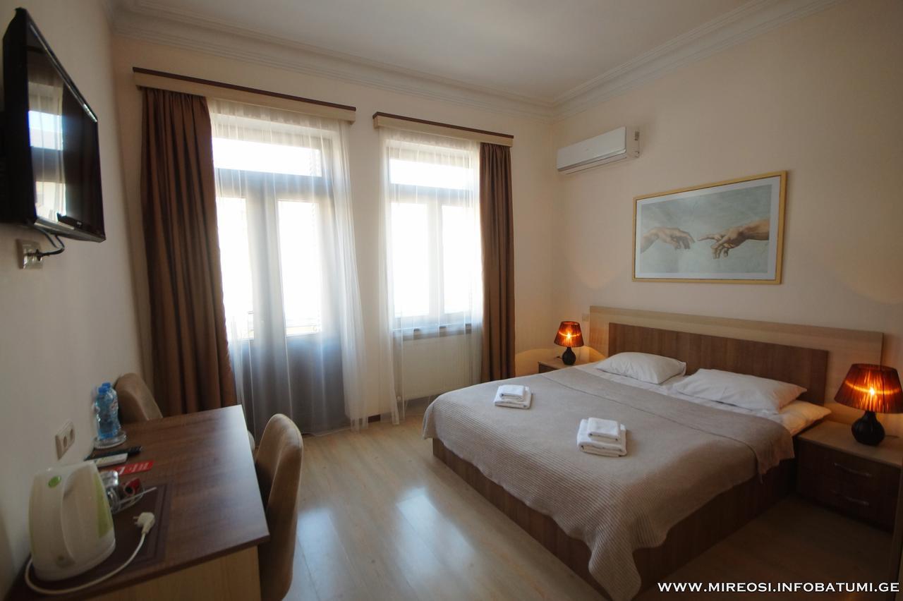Hotel Mireosi Batumi Exteriör bild
